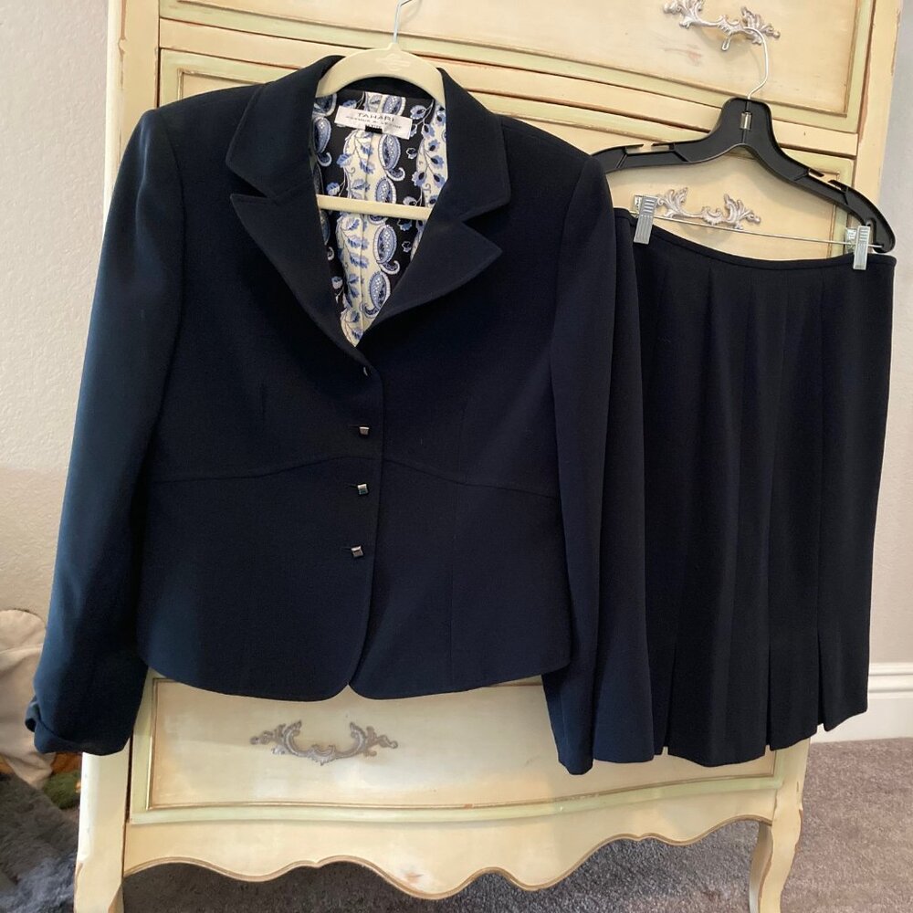 Arthur S. Levine Tahari Navy Suit - Jacket and Skirt - Paisley Lining-Size 10P